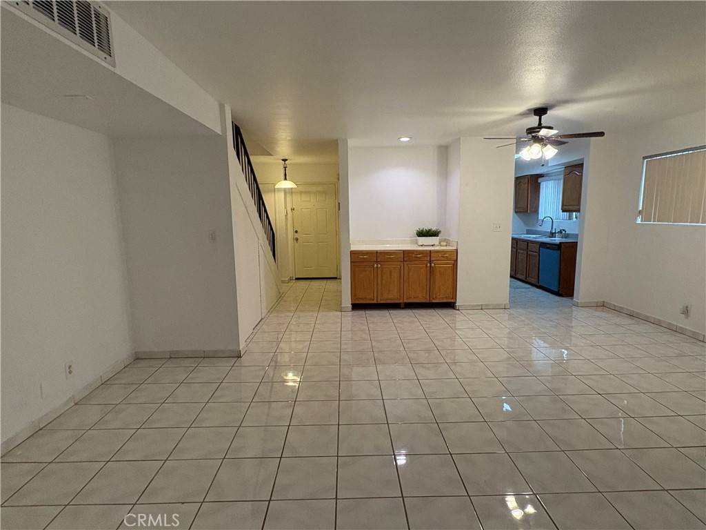 Reseda, CA 91335,7651 Reseda BLVD #1T
