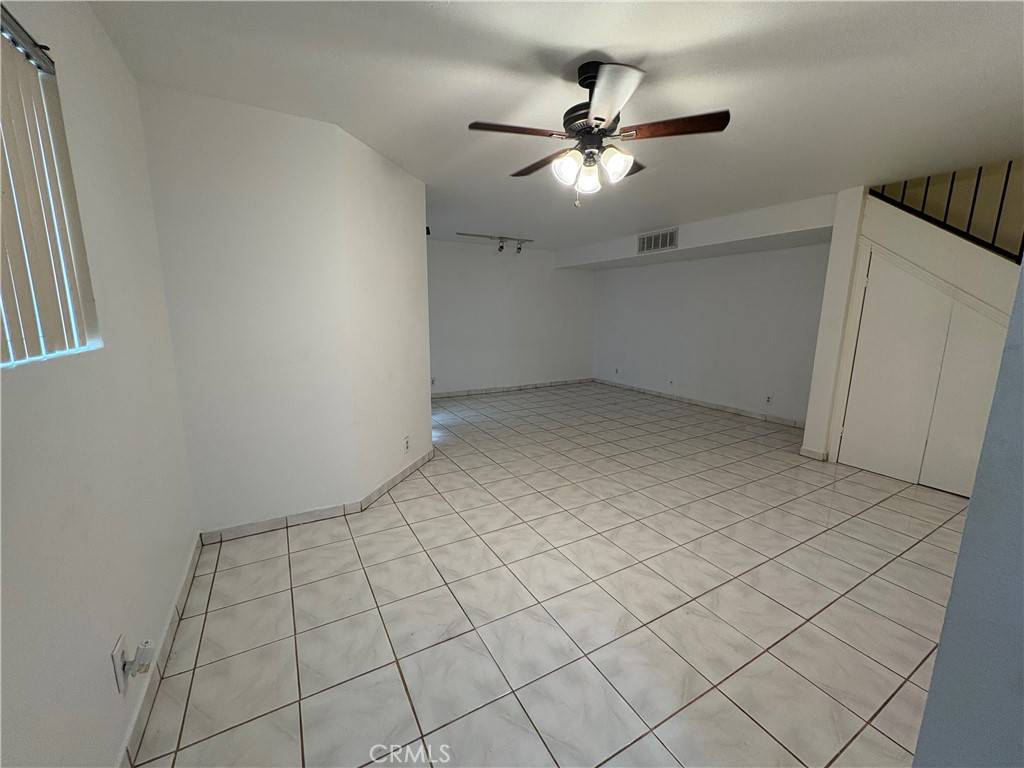 Reseda, CA 91335,7651 Reseda BLVD #1T