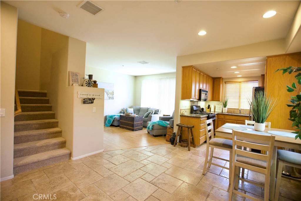 1440 Patricia AVE #101 Simi Valley, CA 93065