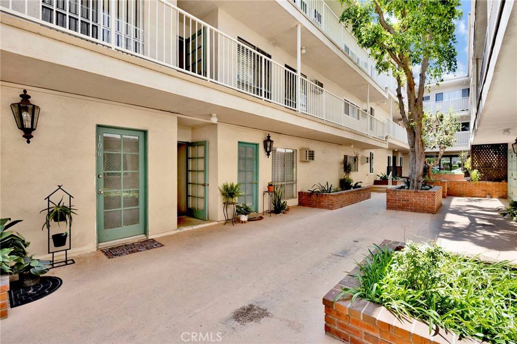Encino, CA 91316,5320 Zelzah AVE #106