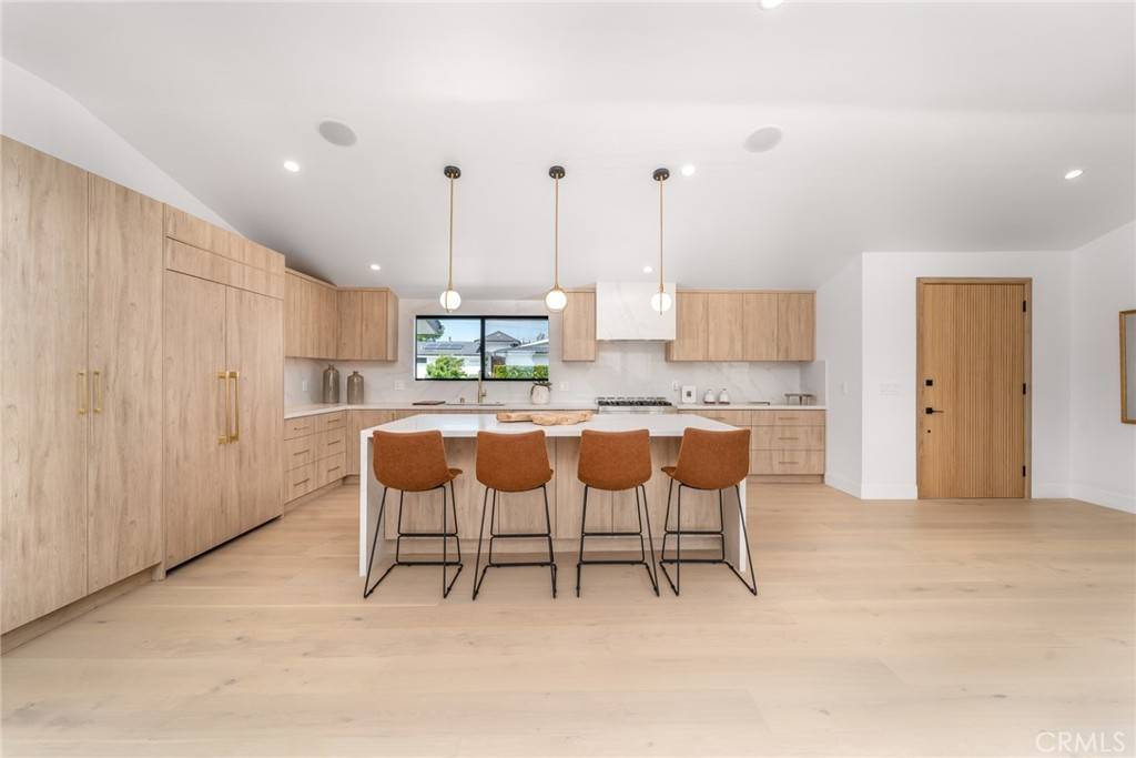 Woodland Hills, CA 91367,20556 Califa ST