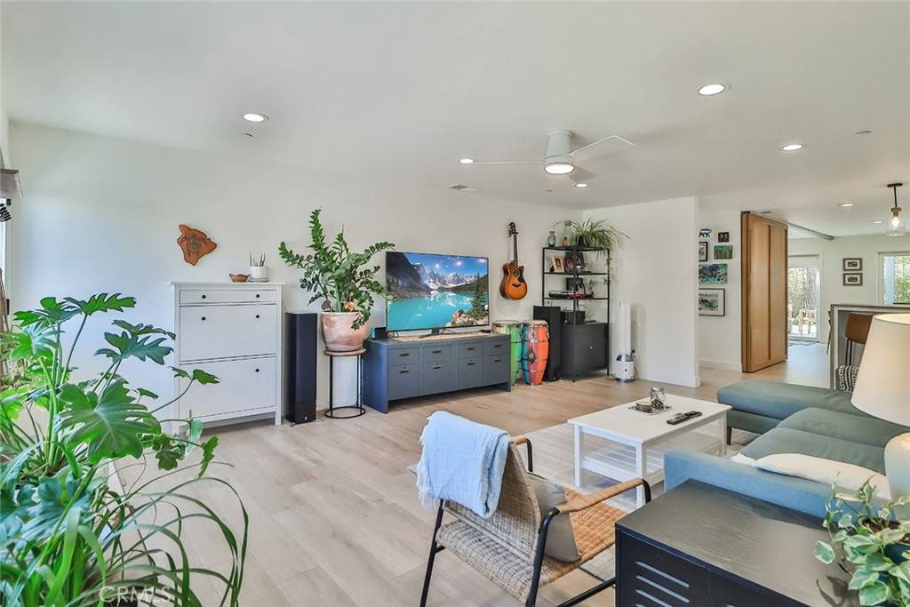 Ventura, CA 93001,955 Brockton LN
