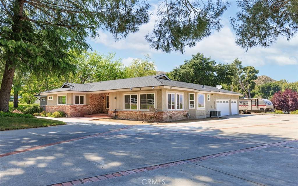 Newhall, CA 91321,16233 Placerita Canyon RD