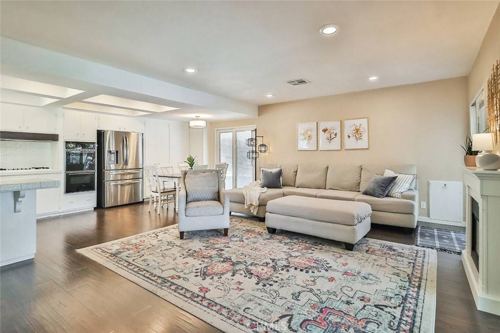 Granada Hills, CA 91344,10430 Gloria AVE
