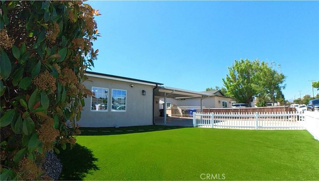 Newhall, CA 91321,25109 Fourl RD