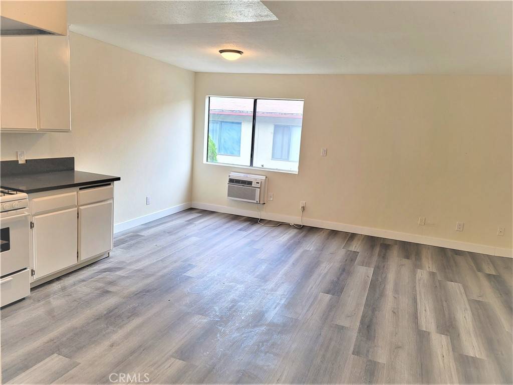 Los Angeles, CA 90004,4906 Rosewood AVE