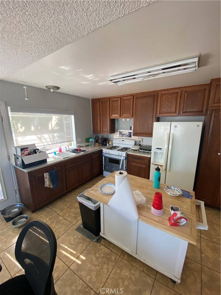 Simi Valley, CA 93065,1882 E Larch ST