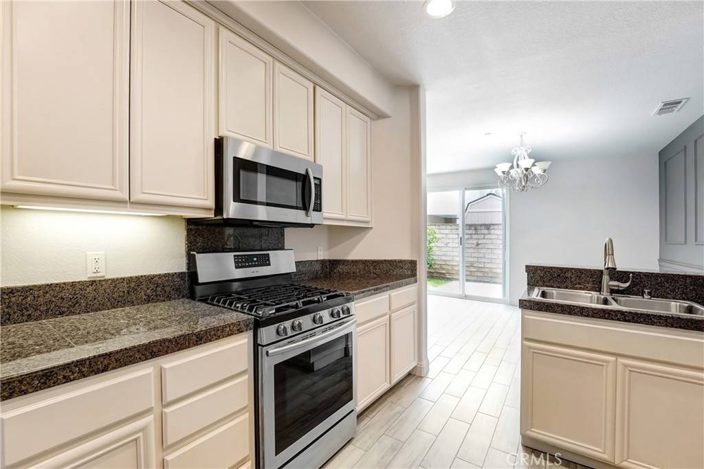 Canoga Park, CA 91303,22110 Cajun CT