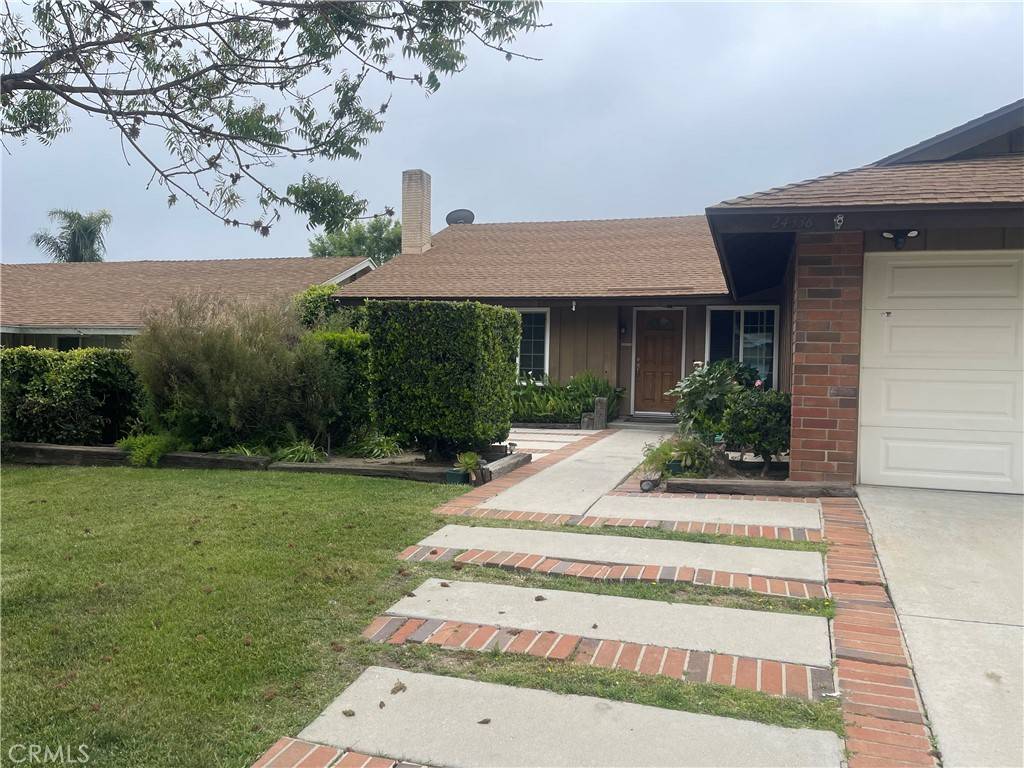 Newhall, CA 91321,24336 Jennifer PL