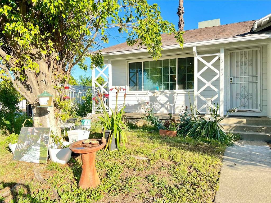 Arleta, CA 91331,13163 E Branford ST