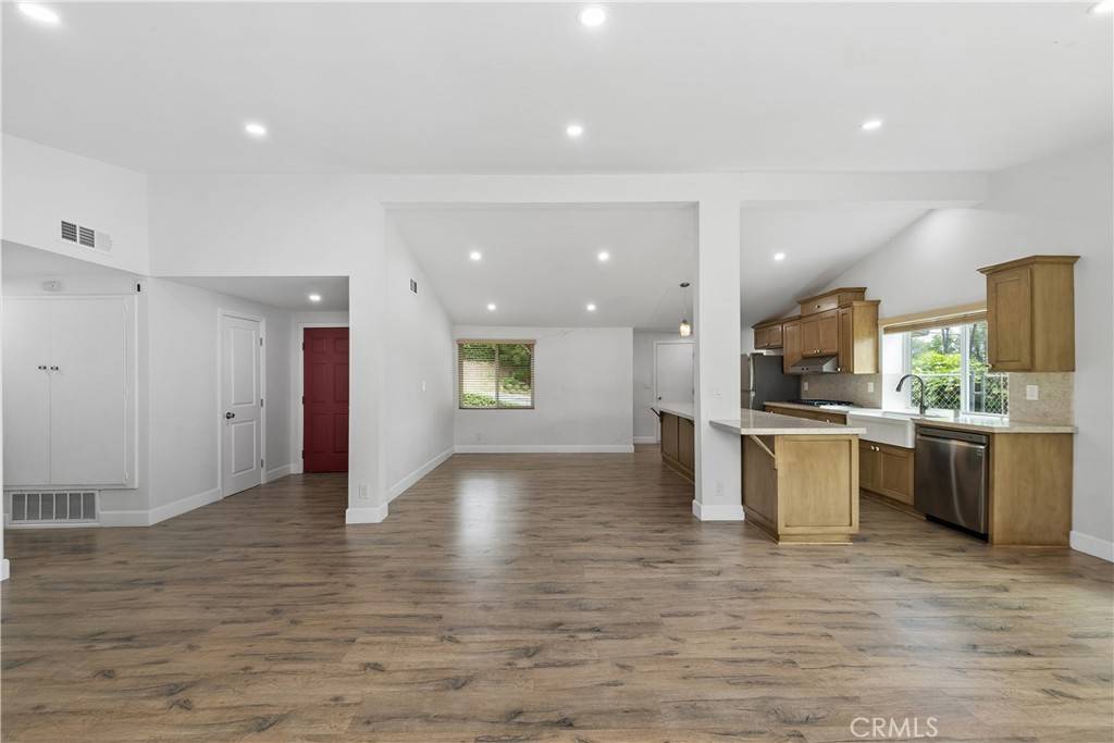 Woodland Hills, CA 91367,20524 Rhoda ST