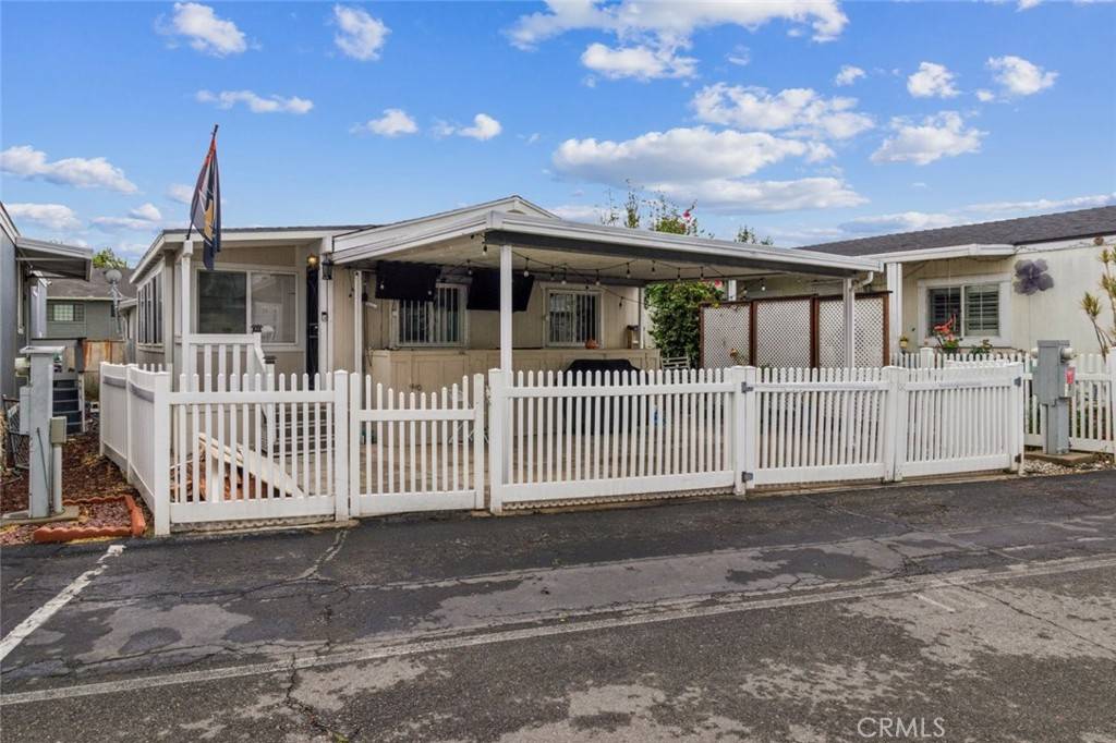 Fontana, CA 92335,8221 Ilex ST #10