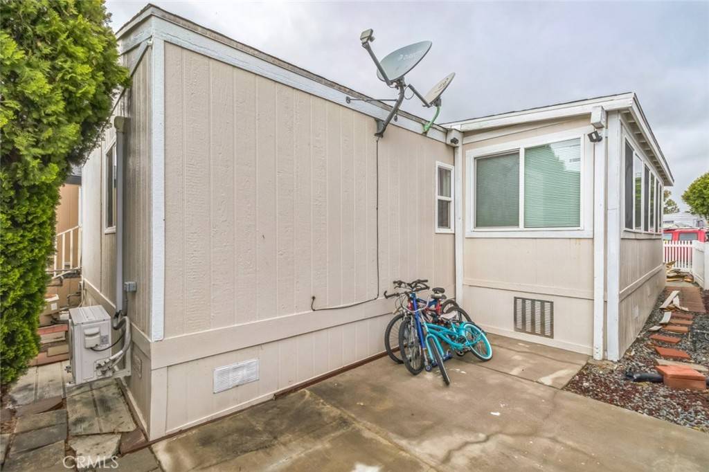 Fontana, CA 92335,8221 Ilex ST #10