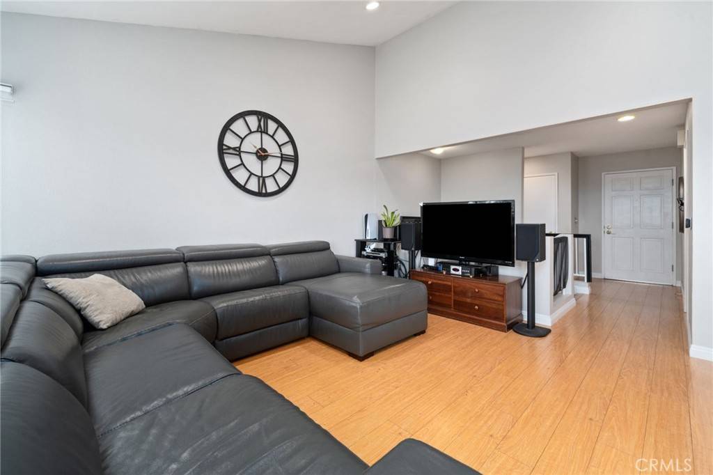 Granada Hills, CA 91344,15796 Midwood DR #6
