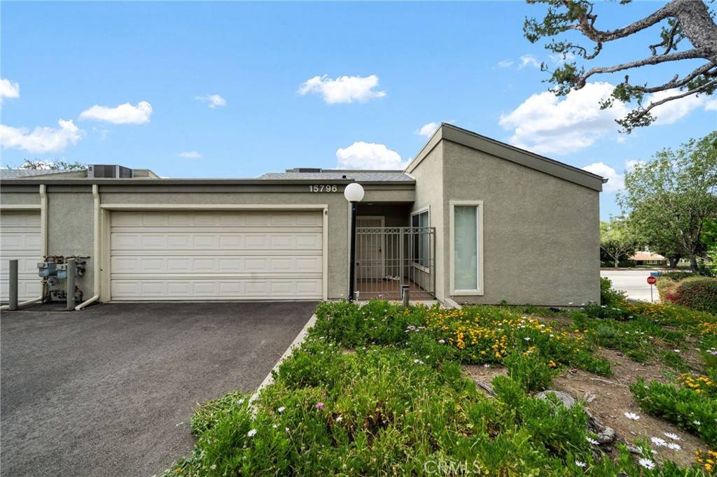 Granada Hills, CA 91344,15796 Midwood DR #6