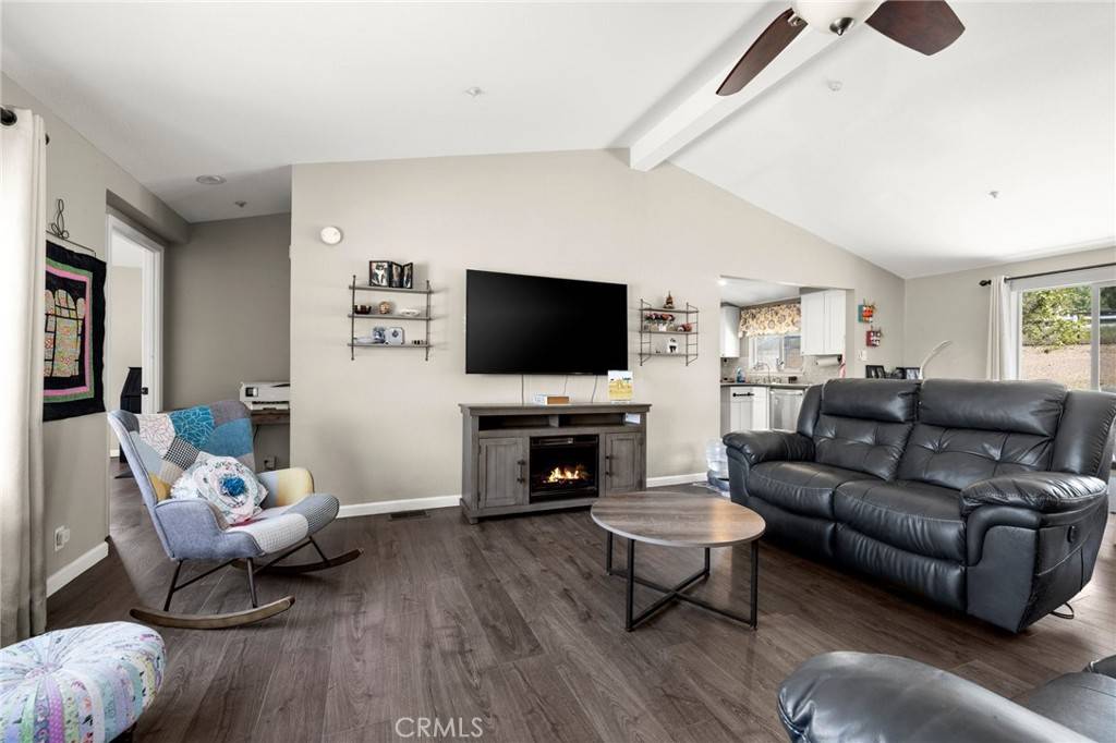 Agua Dulce, CA 91390,9259 Sierra HWY