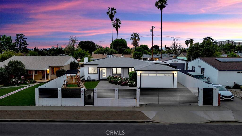 Panorama City, CA 91402,8901 Sylmar AVE
