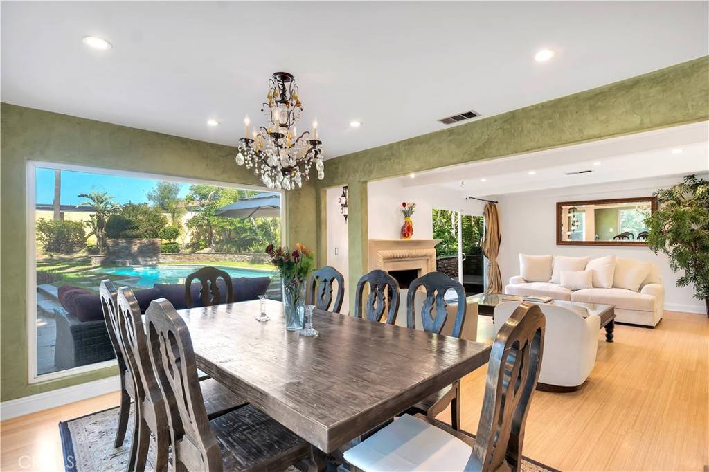 Woodland Hills, CA 91367,6018 Fenwood AVE