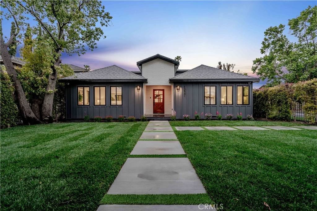 Sherman Oaks, CA 91401,13541 Chandler BLVD