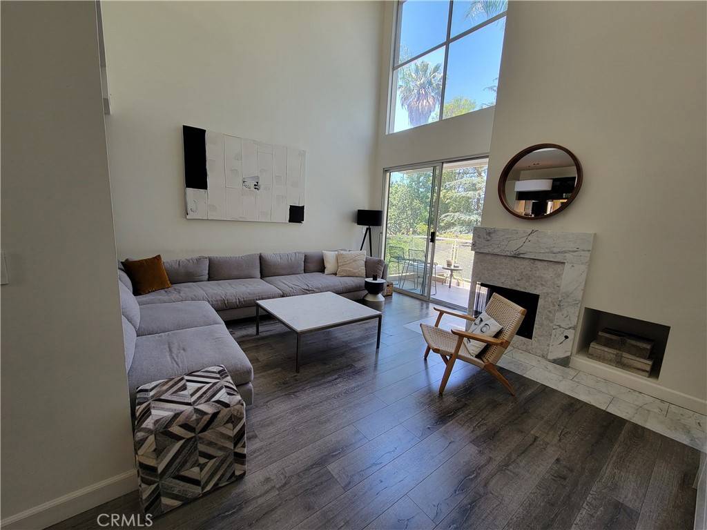 Los Angeles, CA 90068,3944 Kentucky DR #9