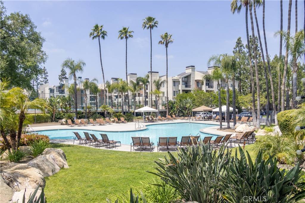 Woodland Hills, CA 91367,21500 Burbank Blvd #126