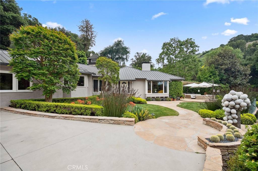 Sherman Oaks, CA 91423,3818 Hollyline AVE