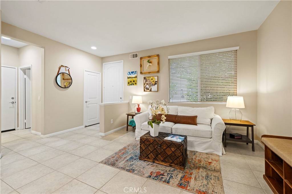 Saugus, CA 91350,28363 Mirabelle LN
