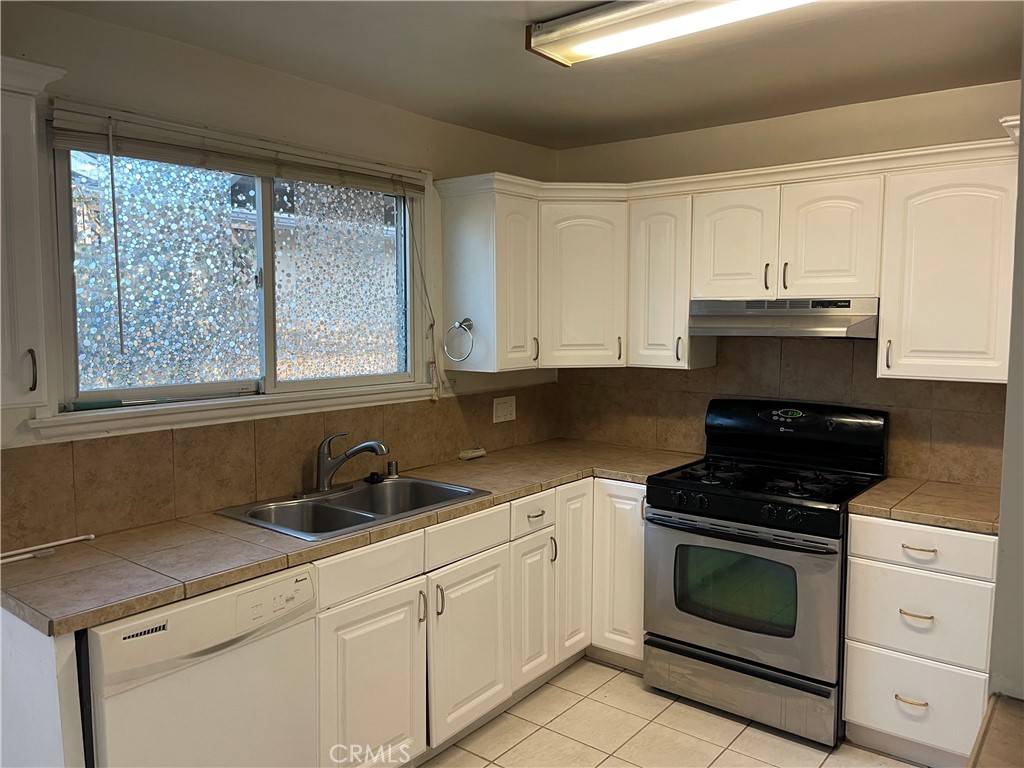 Woodland Hills, CA 91367,6338 Jackie AVE