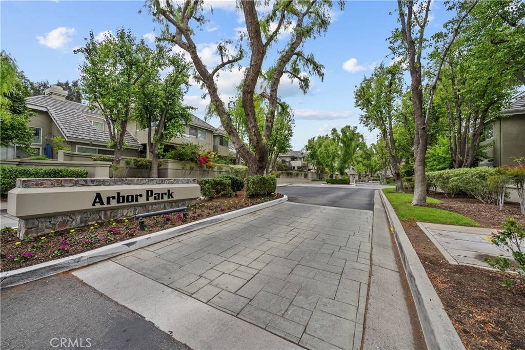 Valencia, CA 91355,26109 McBean #57