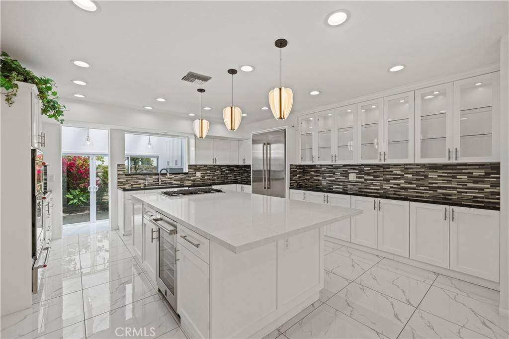 Encino, CA 91316,4250 Louise AVE