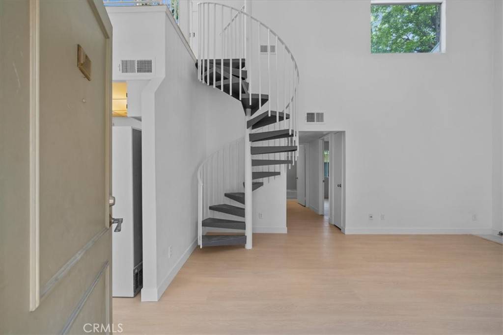 Sherman Oaks, CA 91403,14937 Dickens ST #209