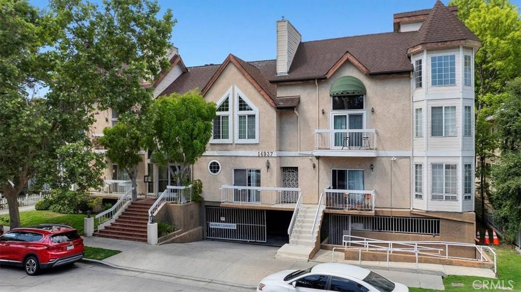 Sherman Oaks, CA 91403,14937 Dickens ST #209
