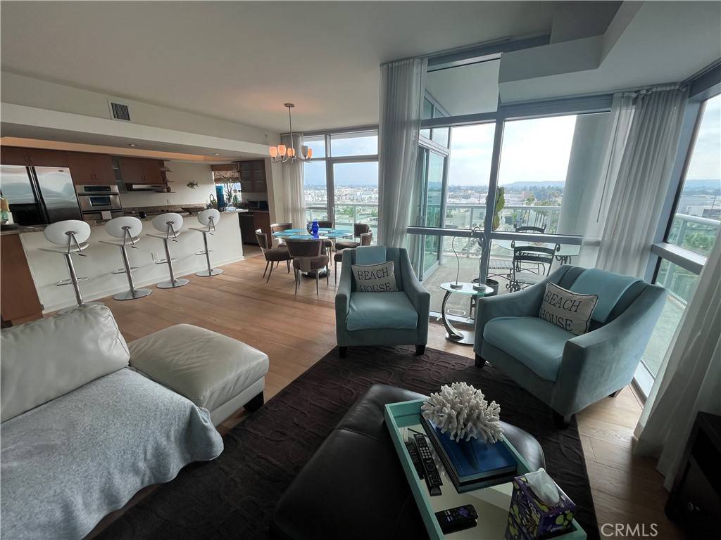 Marina Del Rey, CA 90292,13700 Marina Pointe DR #924