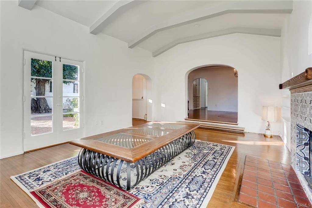 Toluca Lake, CA 91602,10447 Whipple ST
