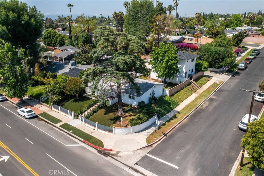 Northridge, CA 91343,9661 Hayvenhurst AVE