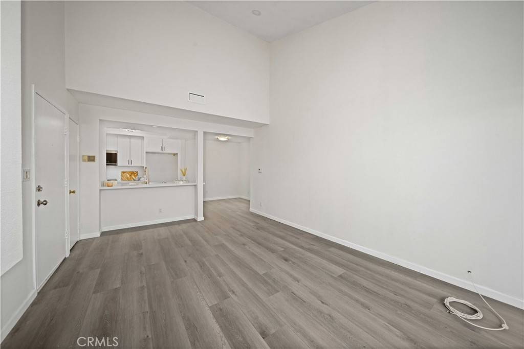 North Hills, CA 91343,9714 Sepulveda BLVD #202