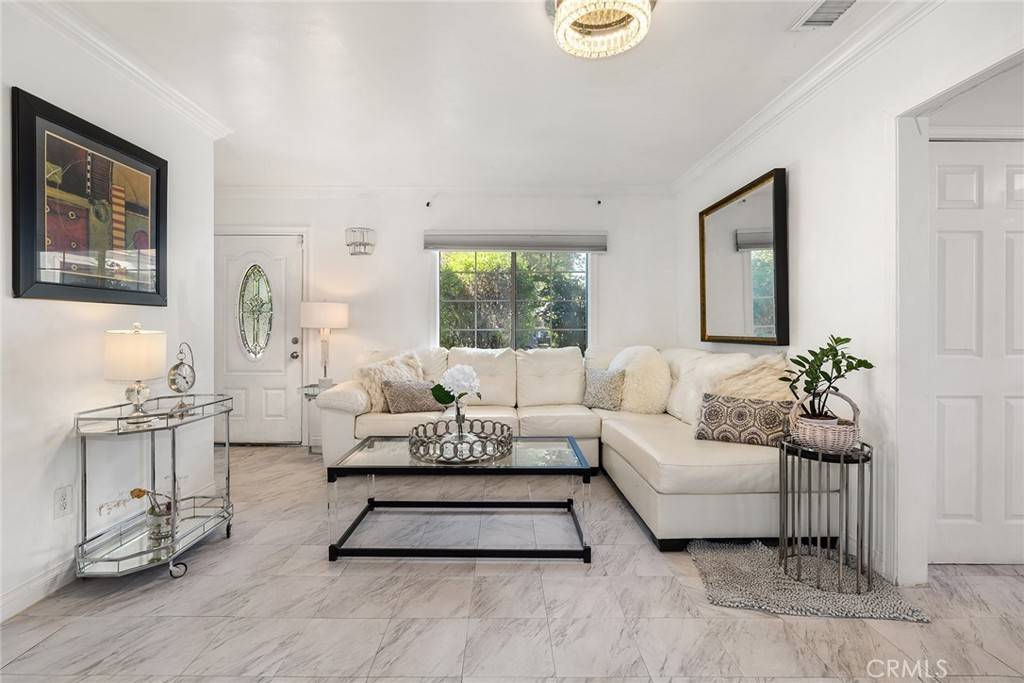 Lake Balboa, CA 91406,17600 Runnymede ST