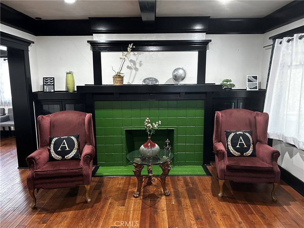 Los Angeles, CA 90004,4727 Oakwood AVE