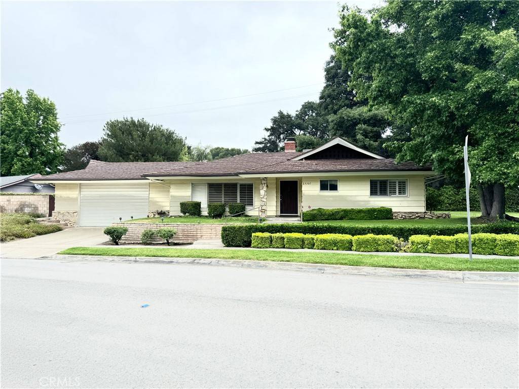 Newhall, CA 91321,23307 Maple ST