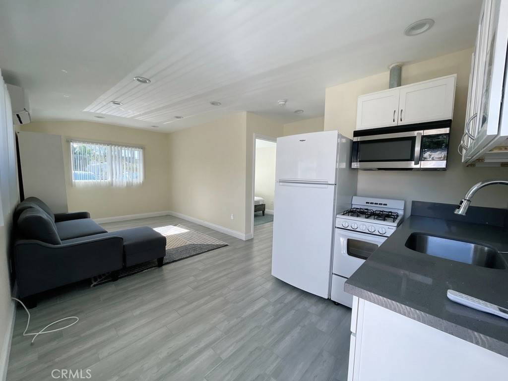 Woodland Hills, CA 91367,20833 Martha ST