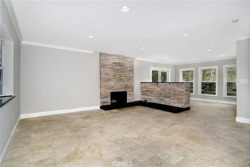 Woodland Hills, CA 91364,4819 Regalo RD