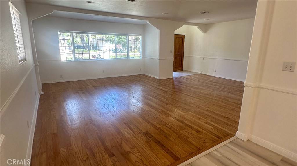 Woodland Hills, CA 91364,5358 Baza AVE