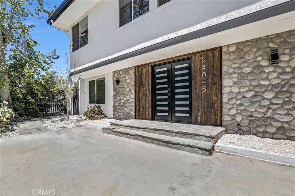 Woodland Hills, CA 91367,24045 Philiprimm ST