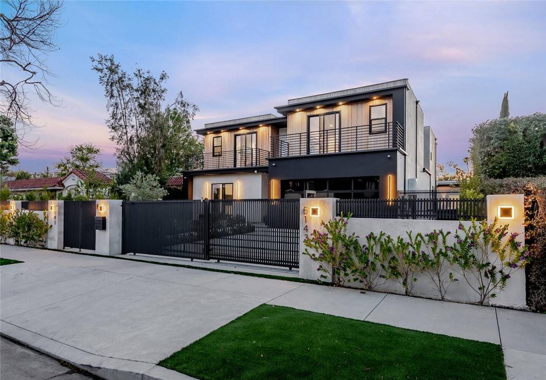 Sherman Oaks, CA 91423,5141 Varna AVE