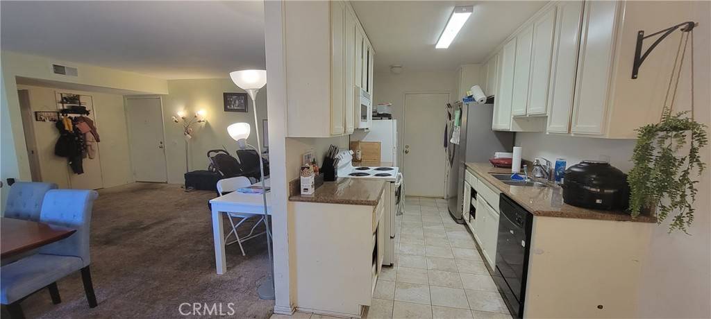 Encino, CA 91316,5400 Lindley AVE #116