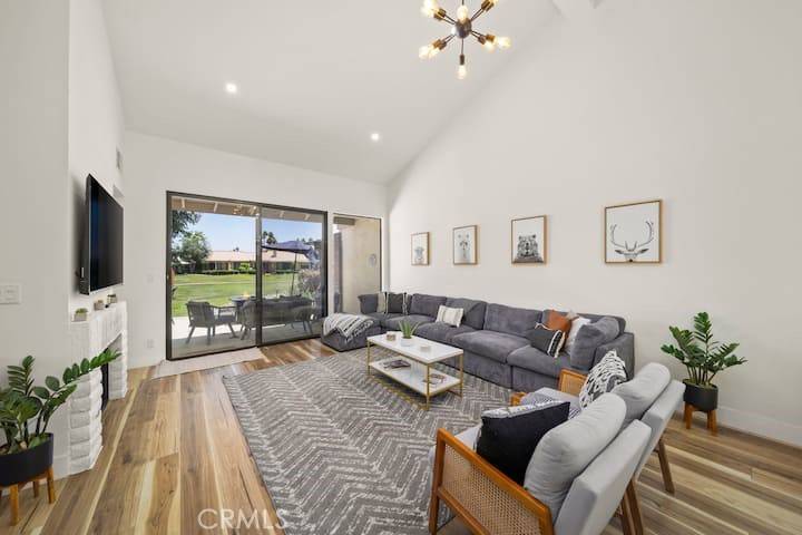 Palm Desert, CA 92260,182 Gran