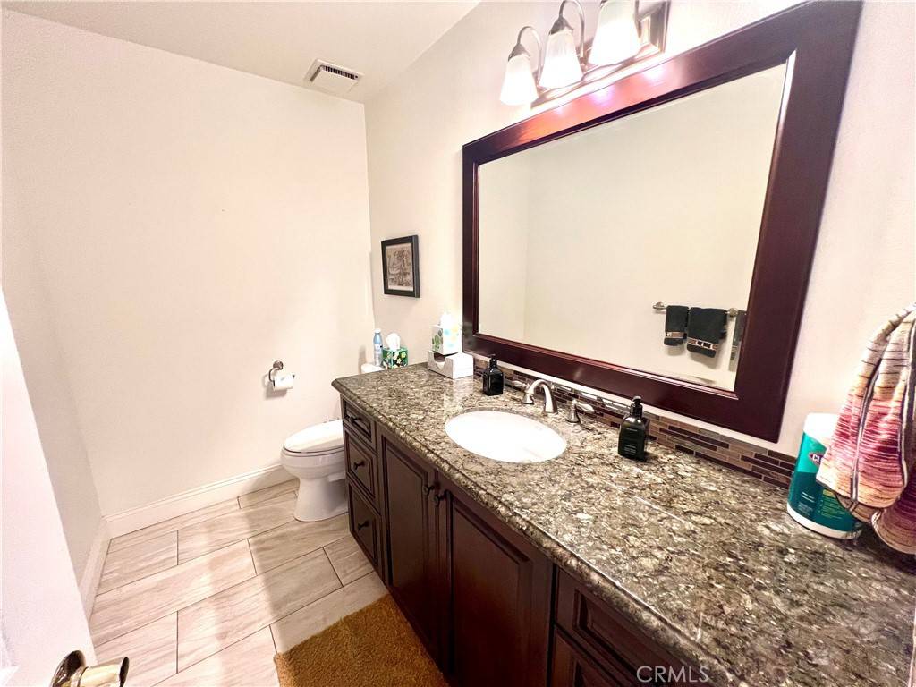 Agoura Hills, CA 91301,29028 Hollow Oak CT