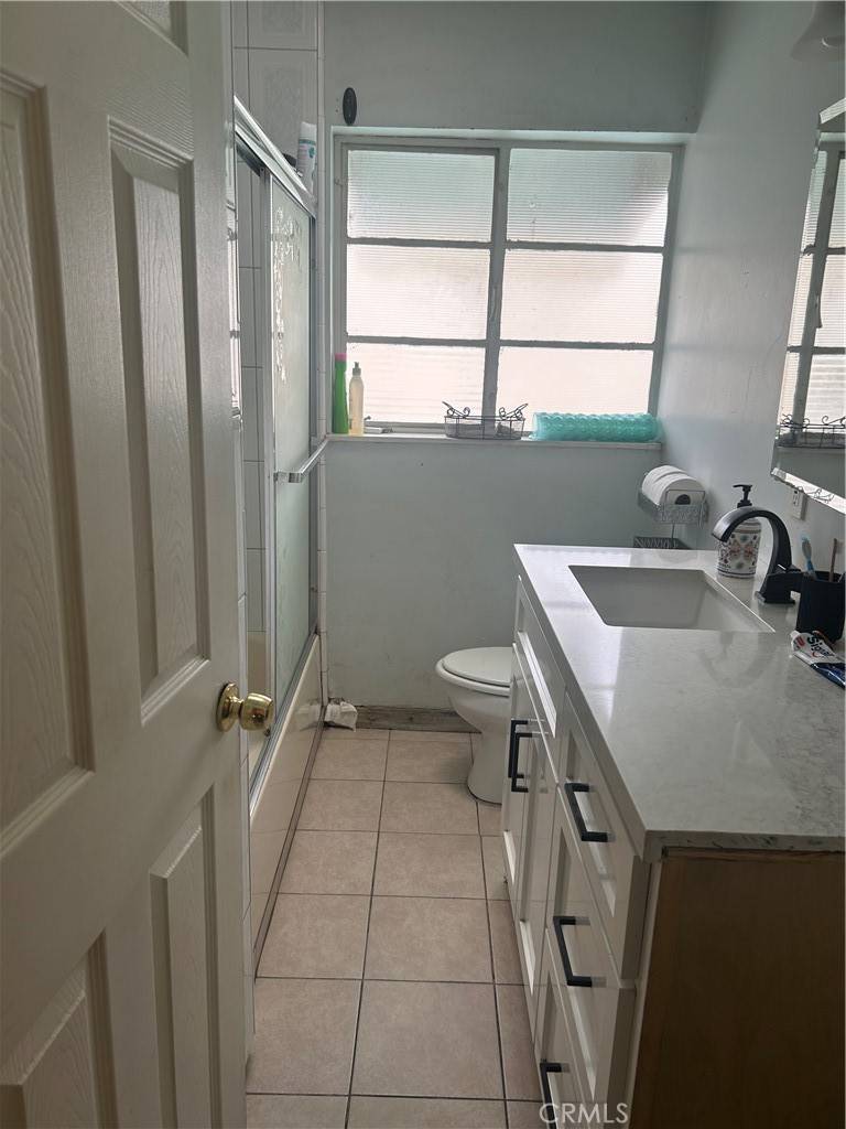 Panorama City, CA 91402,7817 Peachtree AVE