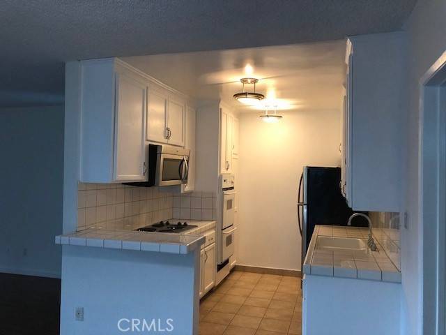 Los Angeles, CA 90025,1607 Greenfield AVE #8