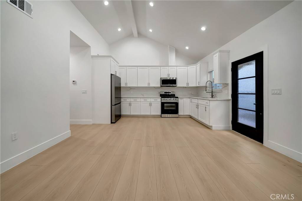 Glendale, CA 91201,1742 Flower ST